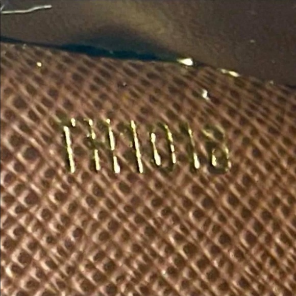 Louis Vuitton Sarah Mini Lin Long Wallet - Picture 11 of 12